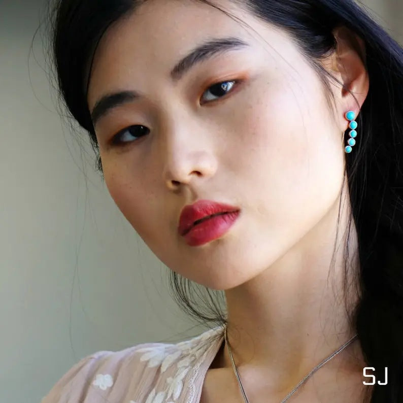 Elegantti Hopea Korvarengas jokaiseen tilaisuuteen