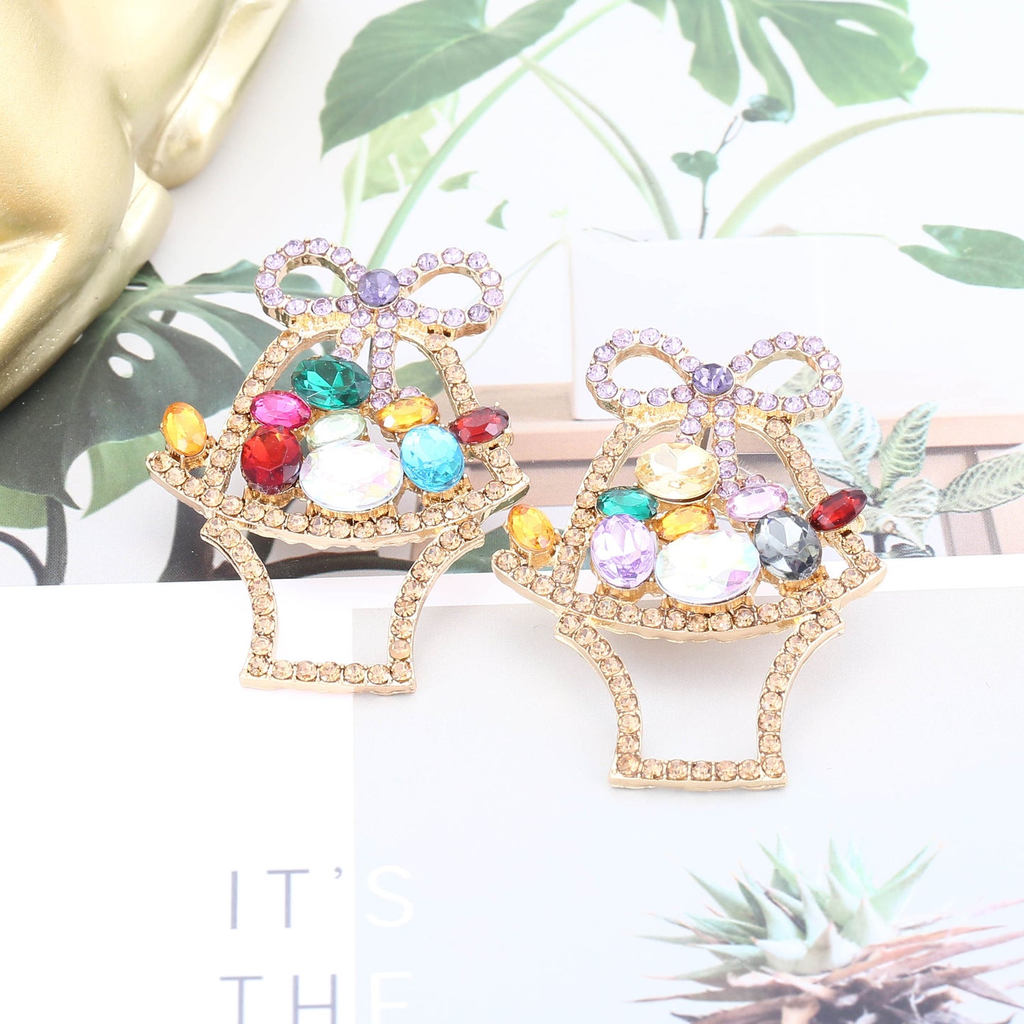 Kaunis Korvarengas ainutlaatuisella tyylillä