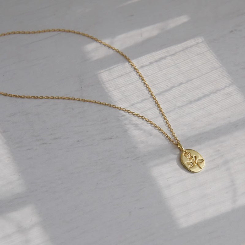 Klassinen Kaulakoru ajattomalla viehätyksellä