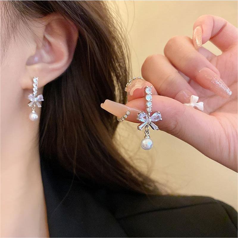 Hurmaava Helmi Korvarengas jokaiseen tilaisuuteen