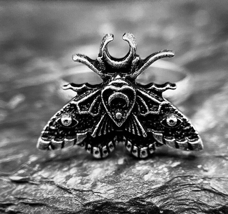 Romanttinen Sormus erityisiin hetkiin