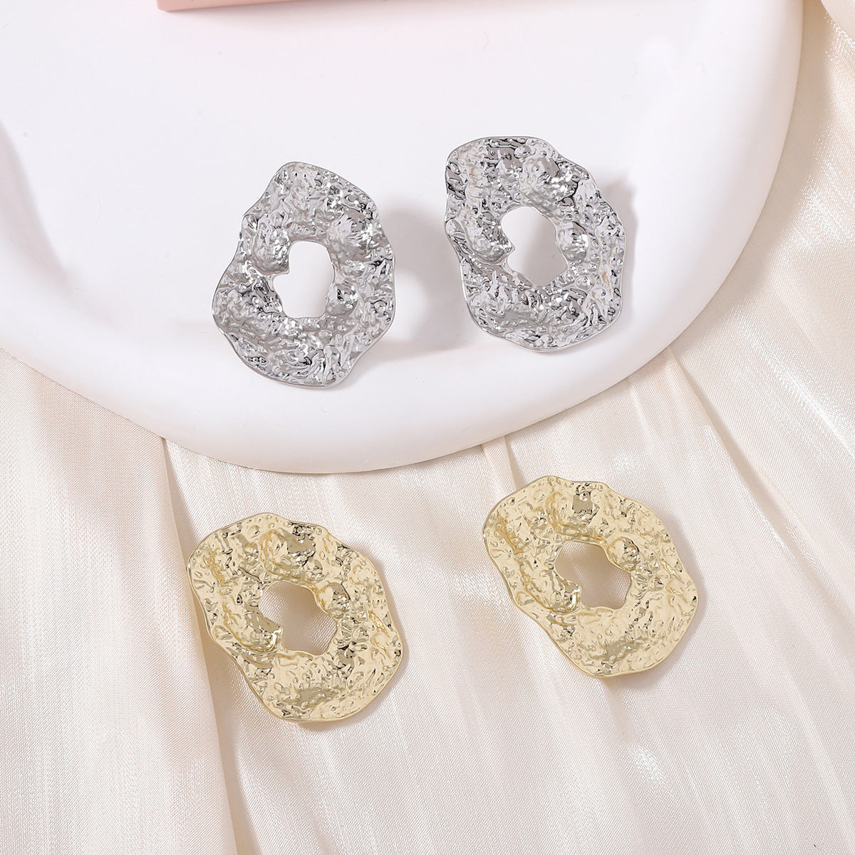 Hurmaava Korvarengas jokaiseen tilaisuuteen