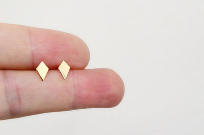 Kaunis Korvarengas ainutlaatuisella tyylillä