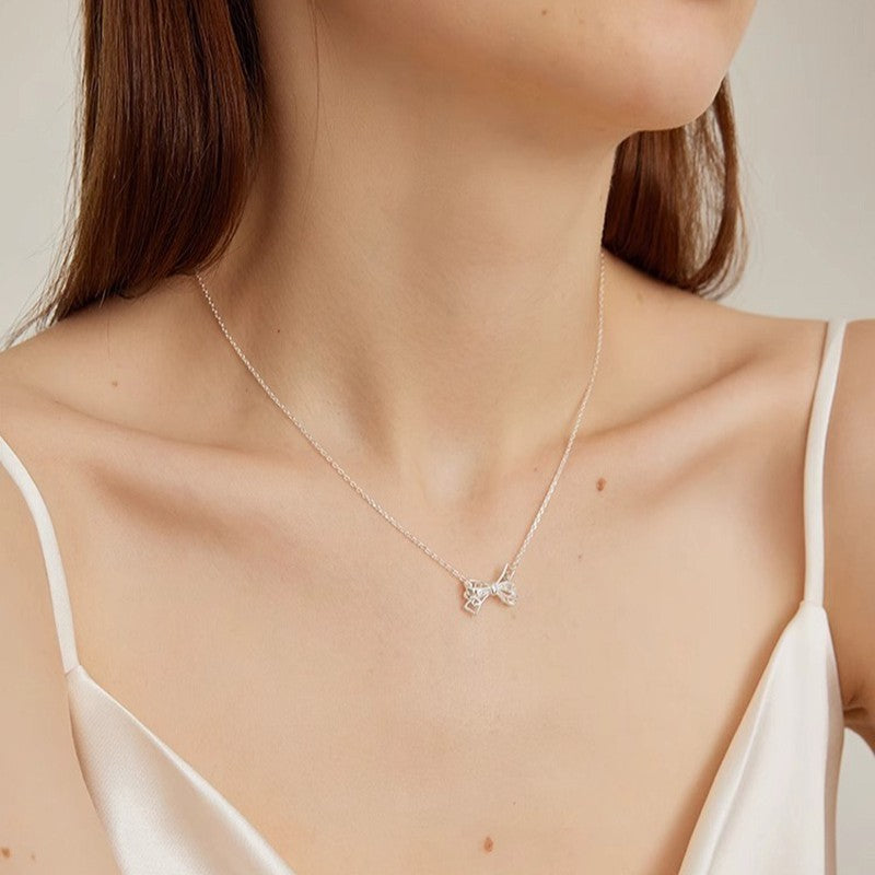 Klassinen Kaulakoru ajattomalla viehätyksellä