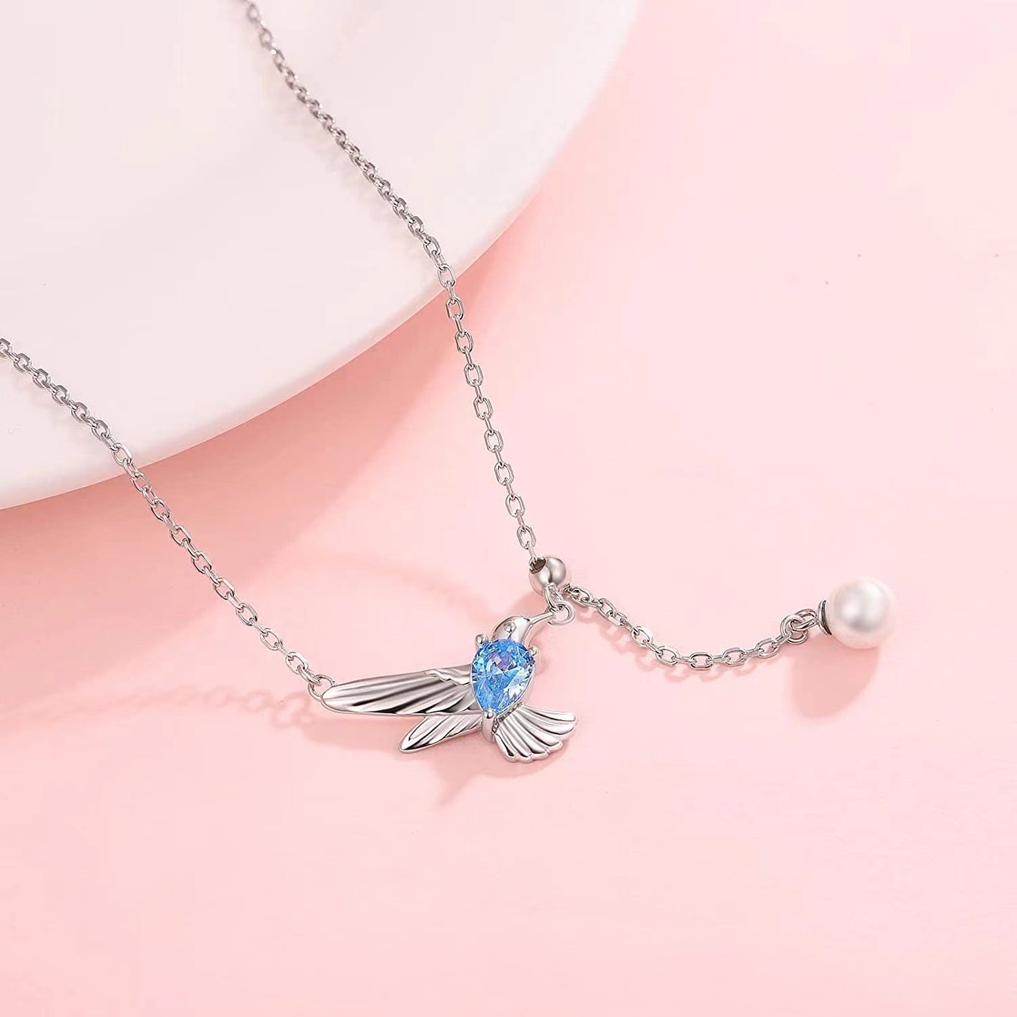 Hurmaava Helmi Kaulakoru jokaiseen tilaisuuteen