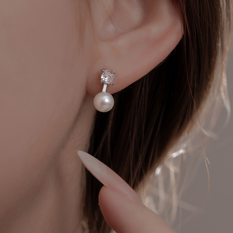 Hurmaava Helmi Korvarengas jokaiseen tilaisuuteen