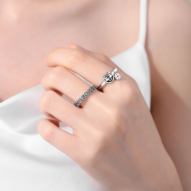 Klassinen Sormus ajattomalla viehätyksellä