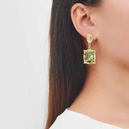 Klassinen Helmi Korvarengas ajattomalla viehätyksellä