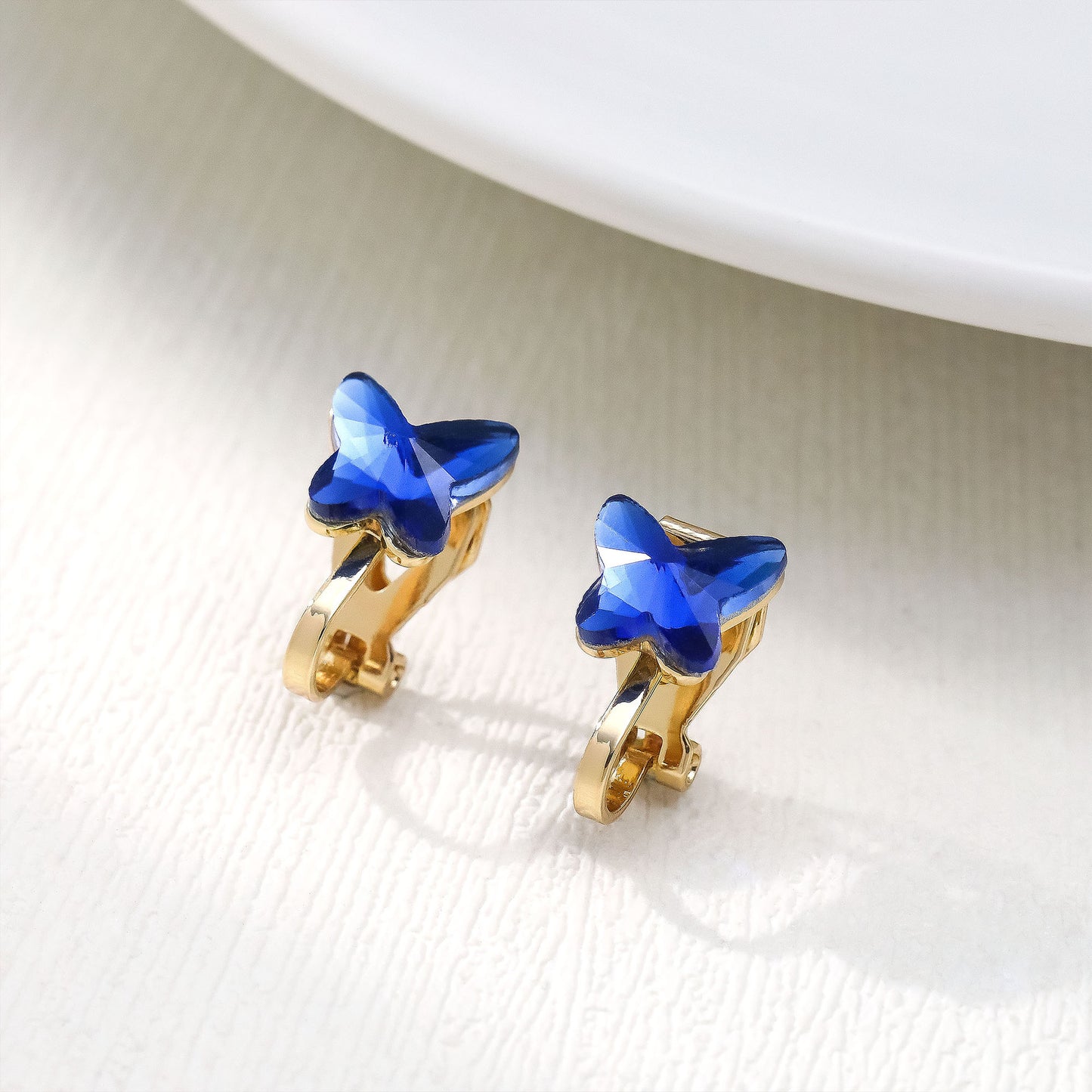 Hurmaava Korvarengas jokaiseen tilaisuuteen