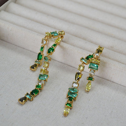 Klassinen Hopea Korvarengas ajattomalla viehätyksellä