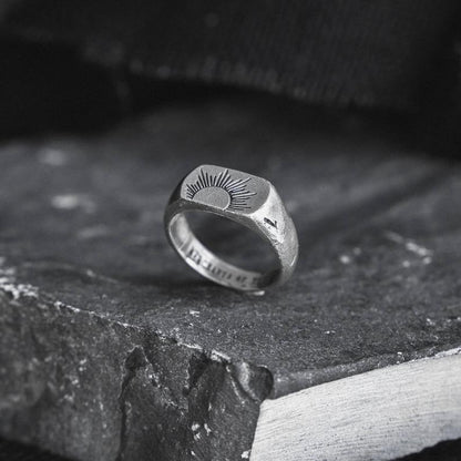 Kaunis Sormus ainutlaatuisella tyylillä