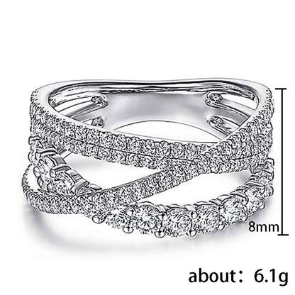 Klassinen Sormus ajattomalla viehätyksellä