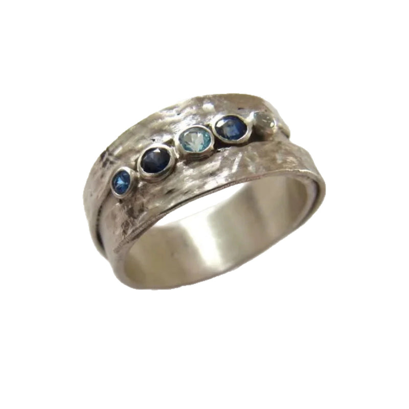 Romanttinen Sormus erityisiin hetkiin