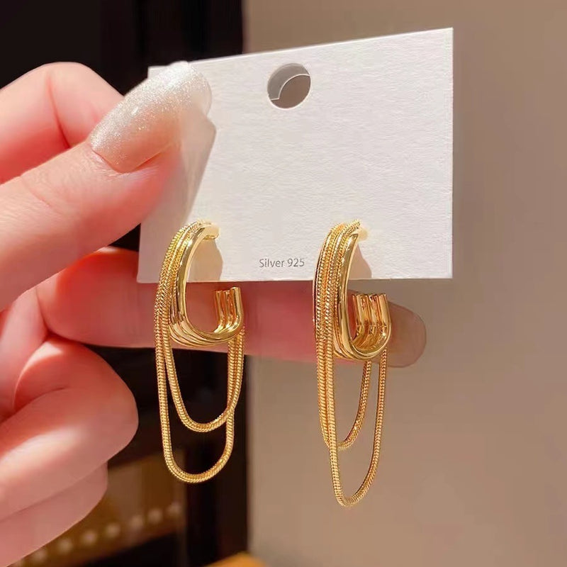 Hurmaava Hopea Korvarengas jokaiseen tilaisuuteen