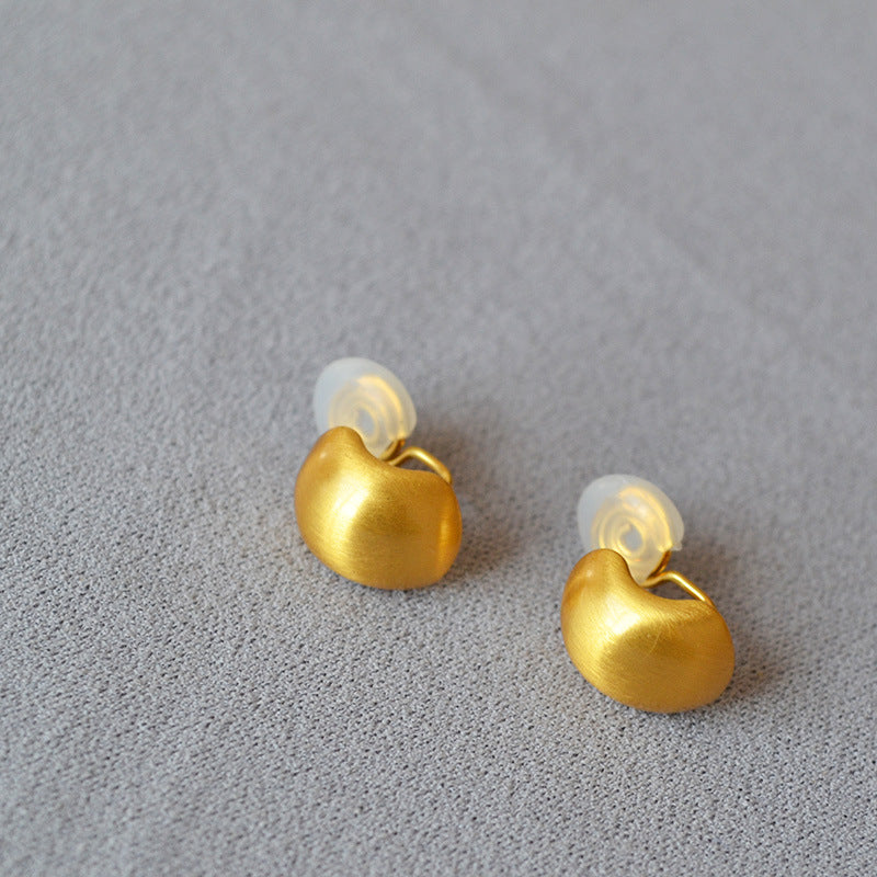 Klassinen Kulta Korvarengas ajattomalla viehätyksellä