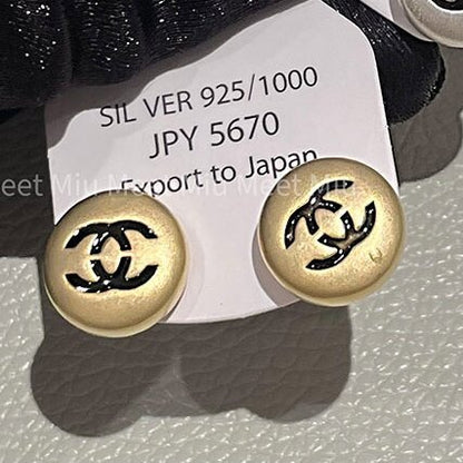 Hurmaava Korvarengas jokaiseen tilaisuuteen