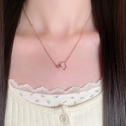 Hurmaava Kaulakoru jokaiseen tilaisuuteen