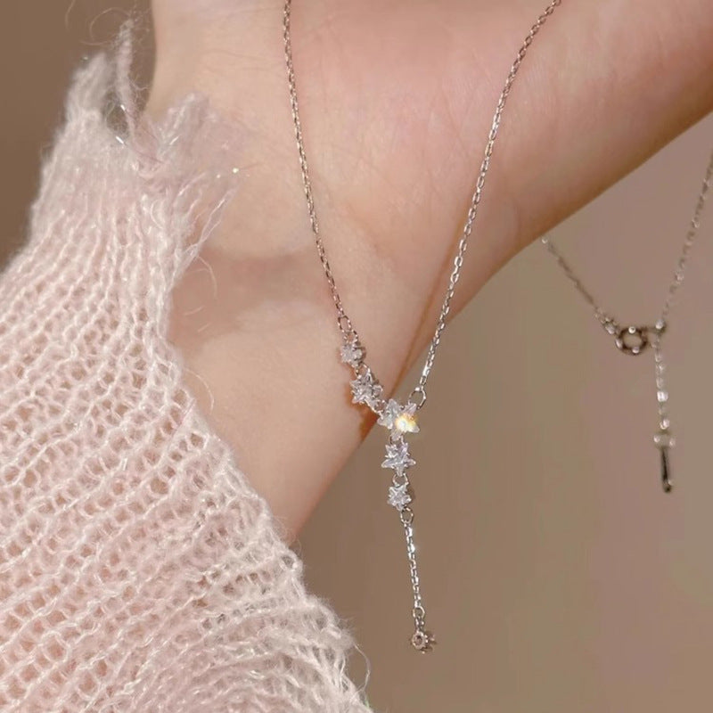 Klassinen Kaulakoru ajattomalla viehätyksellä