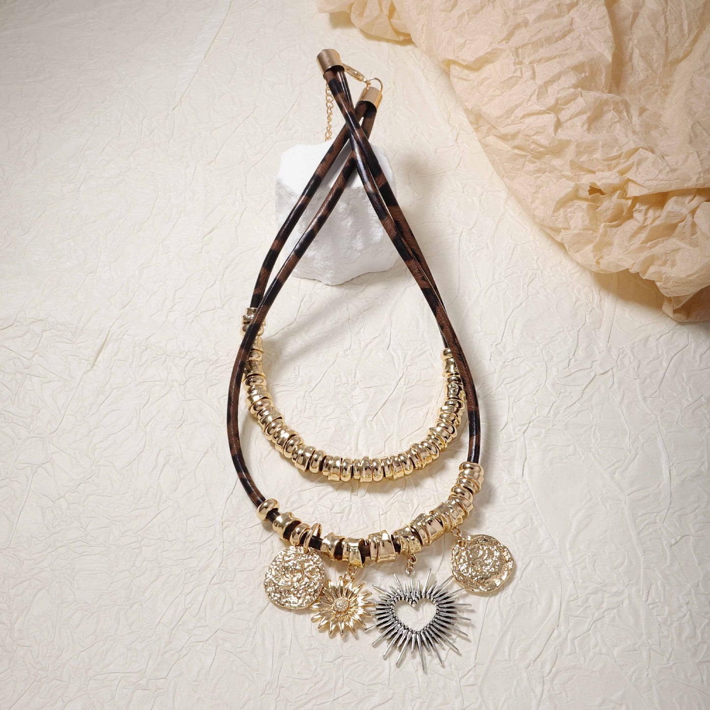 Elegantti Kaulakoru jokaiseen tilaisuuteen