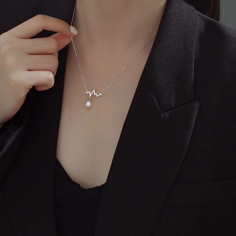 Hurmaava Helmi Kaulakoru jokaiseen tilaisuuteen