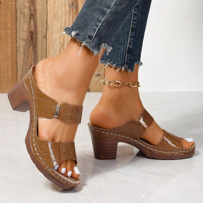 Klassiset Ortopediset Sandaalit Ajattomalla Tyylillä