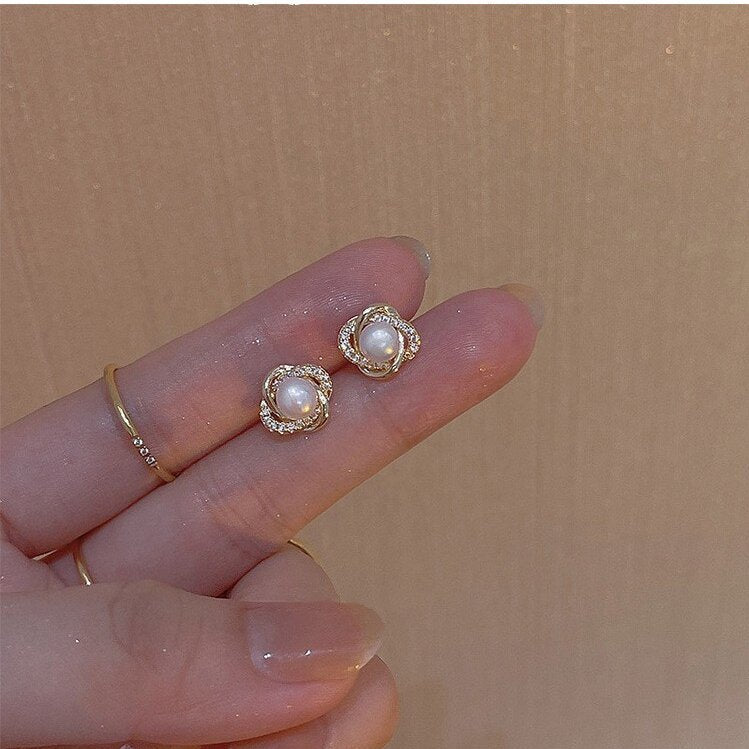 Hurmaava Helmi Korvarengas jokaiseen tilaisuuteen