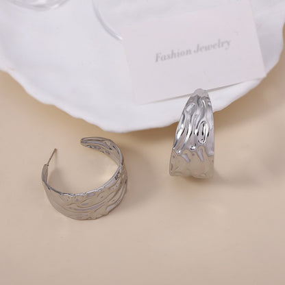 Klassinen Korvarengas ajattomalla viehätyksellä