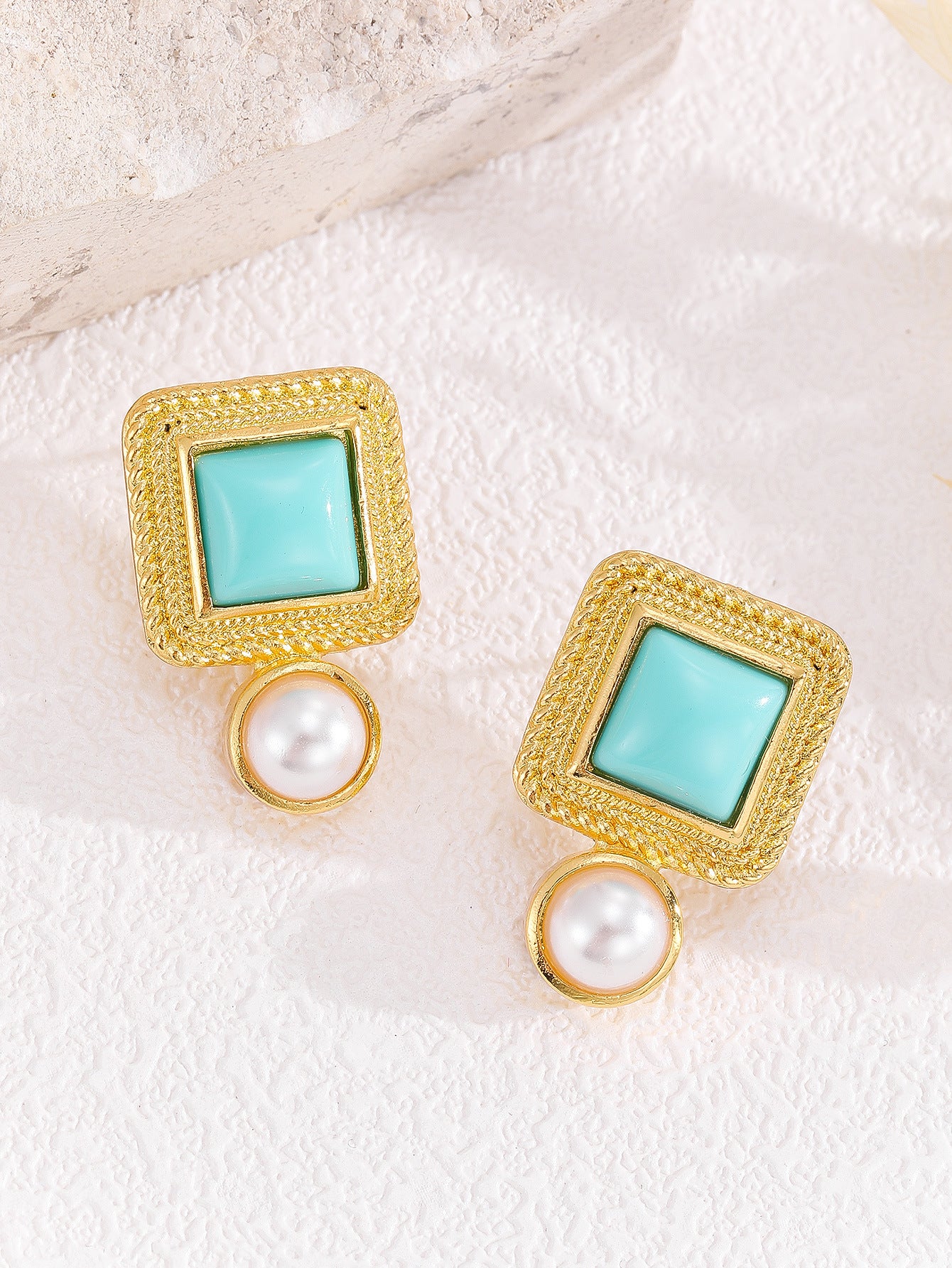 Elegantti Korvarengas jokaiseen tilaisuuteen