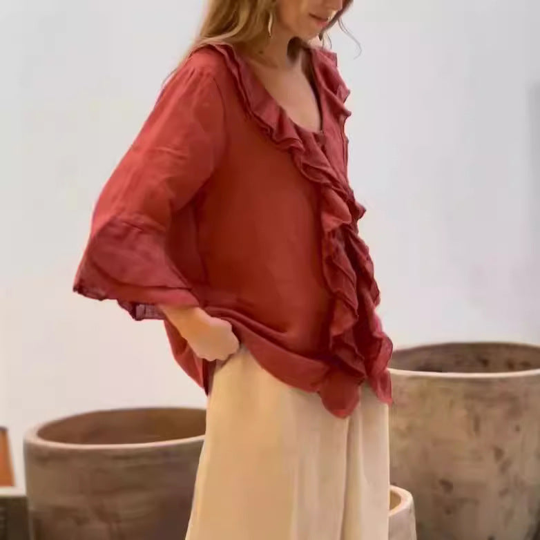 Effortlessly Elegant Blouse with a Timeless Design