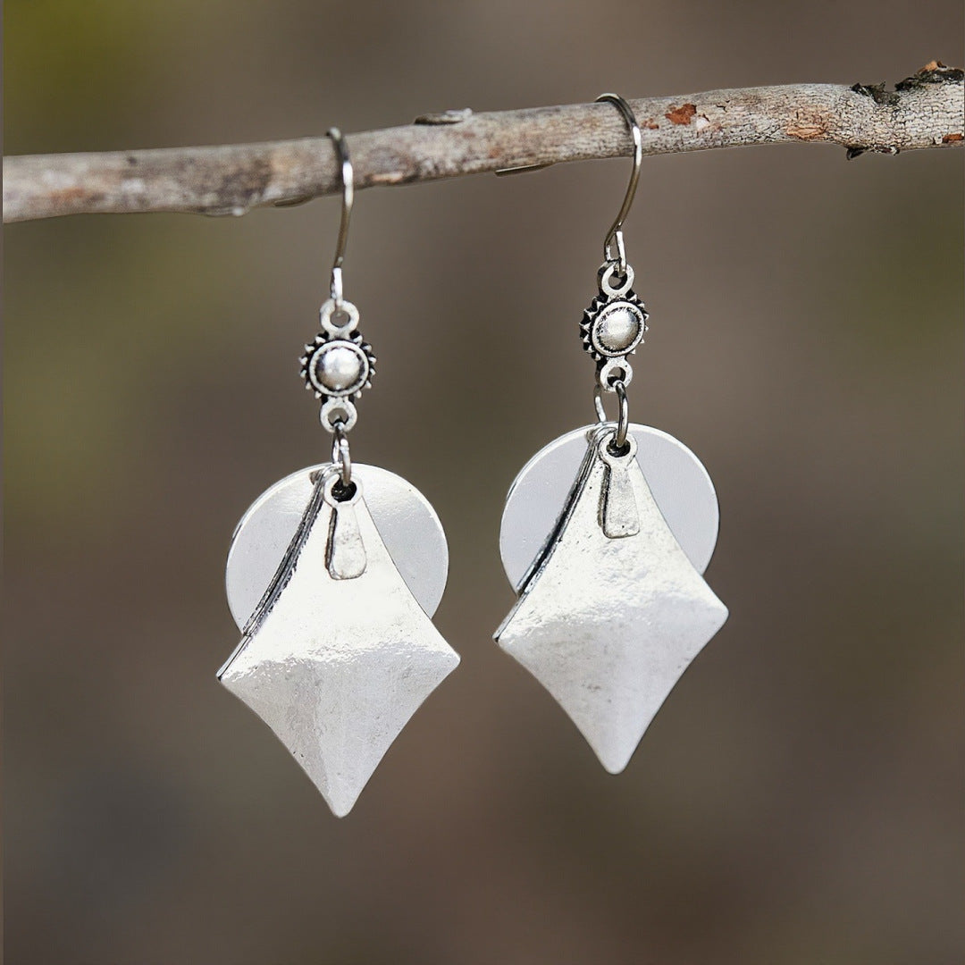 Kaunis Korvarengas ainutlaatuisella tyylillä