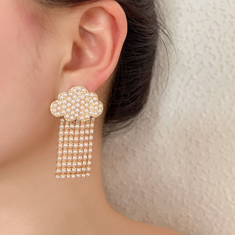 Kaunis Helmi Korusetti ainutlaatuisella tyylillä