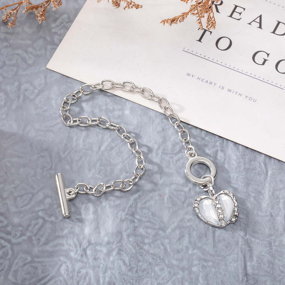 Kaunis Rannekoru ainutlaatuisella tyylillä