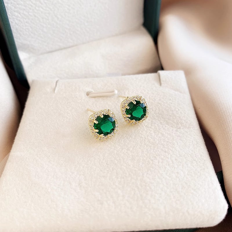 Klassinen Korvarengas ajattomalla viehätyksellä