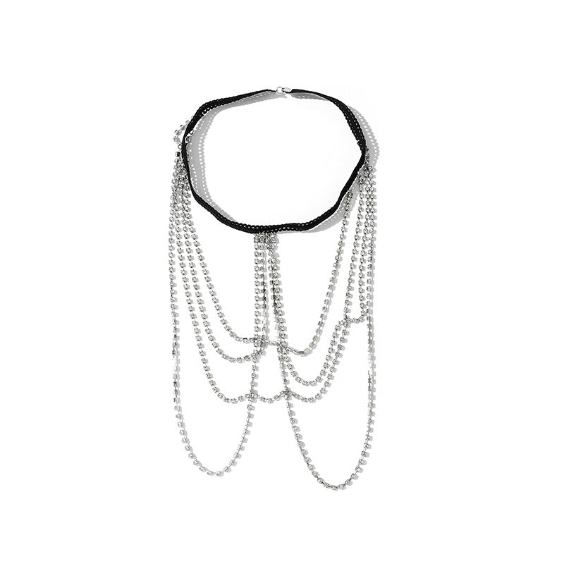 Klassinen Ketju ajattomalla viehätyksellä