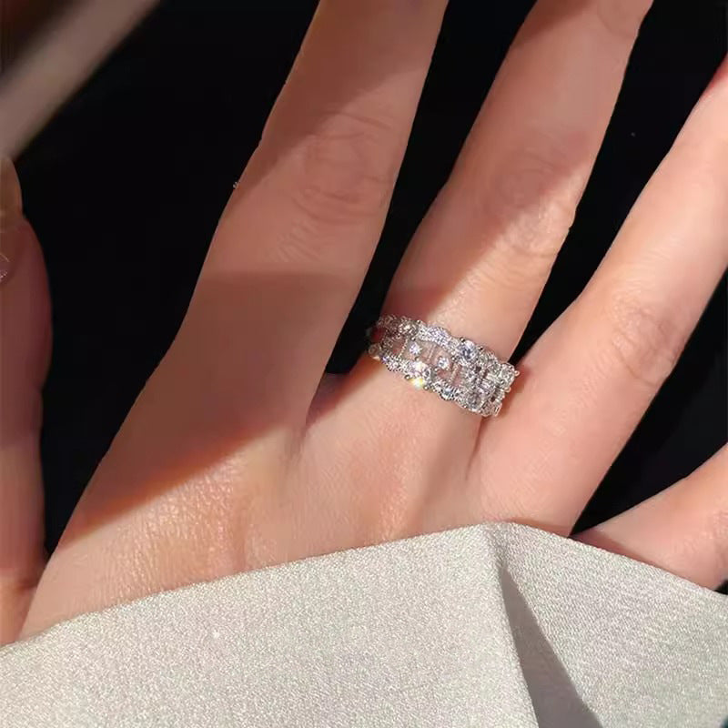 Kaunis Sormus ainutlaatuisella tyylillä