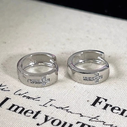 Kaunis Korvarengas ainutlaatuisella tyylillä