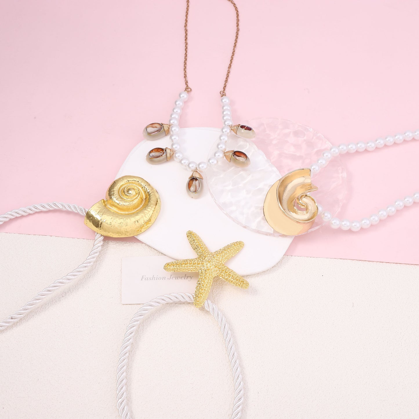 Hurmaava Kaulakoru jokaiseen tilaisuuteen