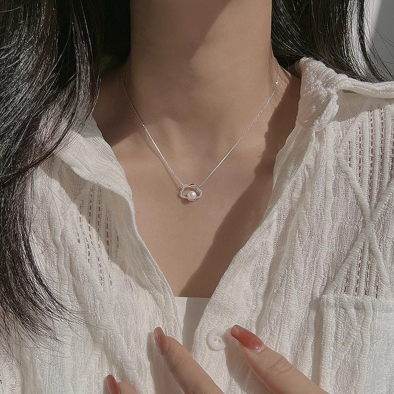 Romanttinen Helmi Kaulakoru erityisiin hetkiin