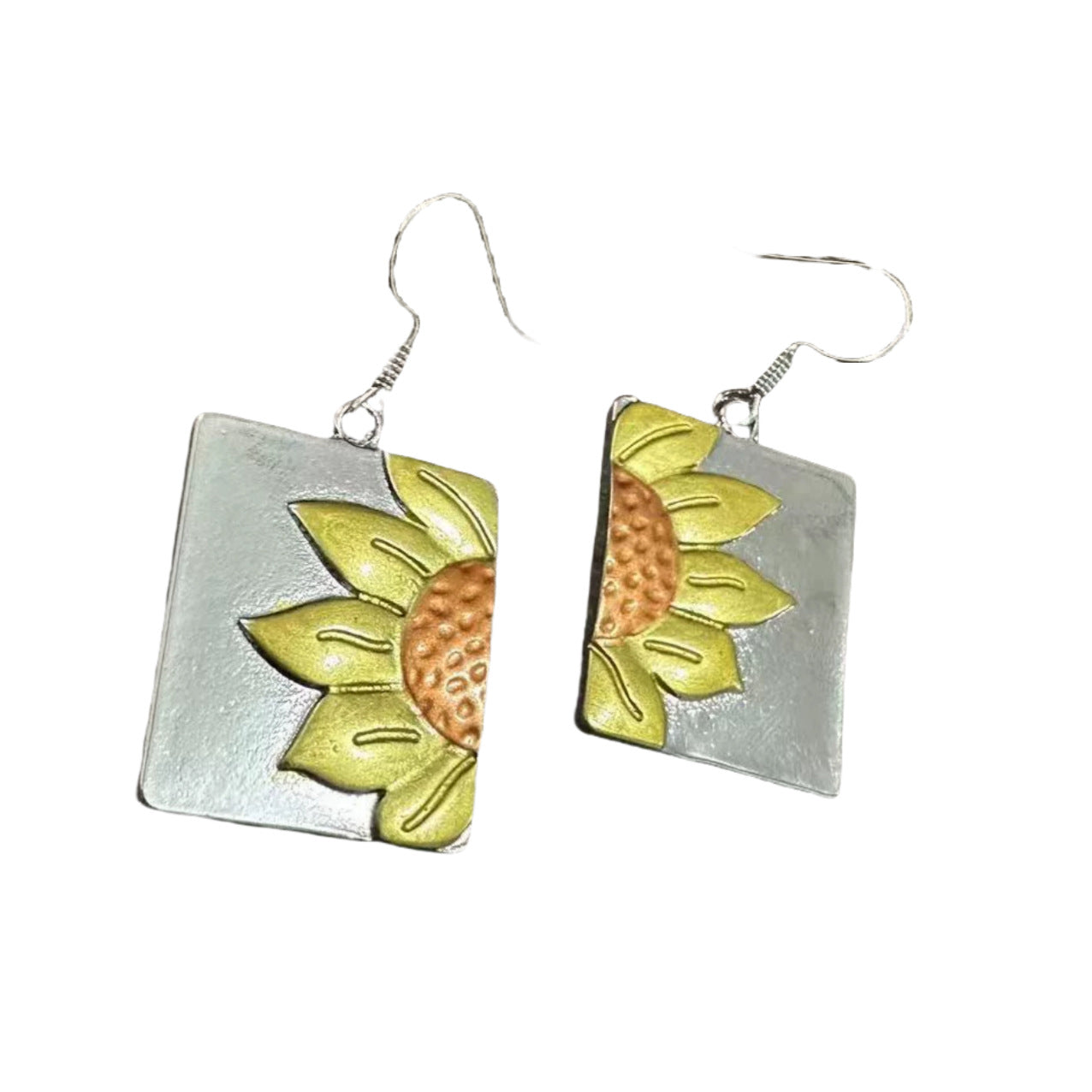 Klassinen Sormus ajattomalla viehätyksellä