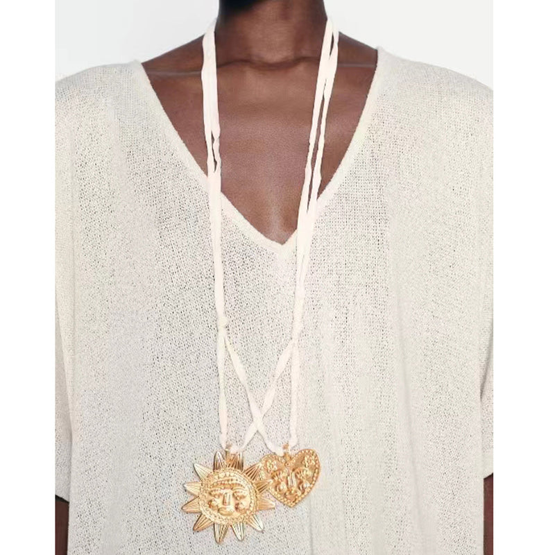 Kaunis Kulta Kaulakoru ainutlaatuisella tyylillä