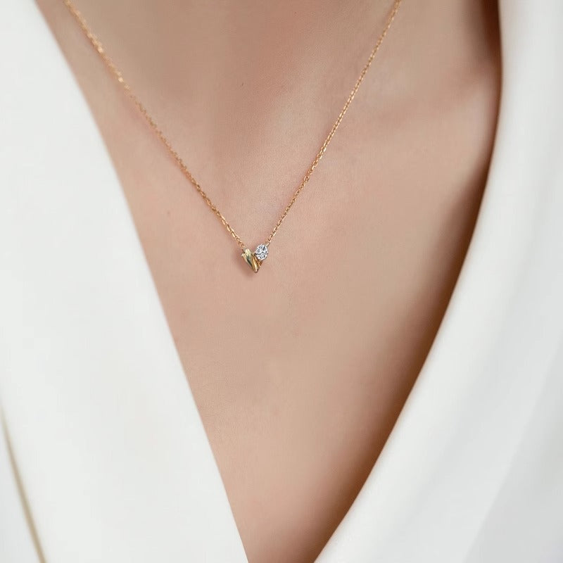 Klassinen Kaulakoru ajattomalla viehätyksellä