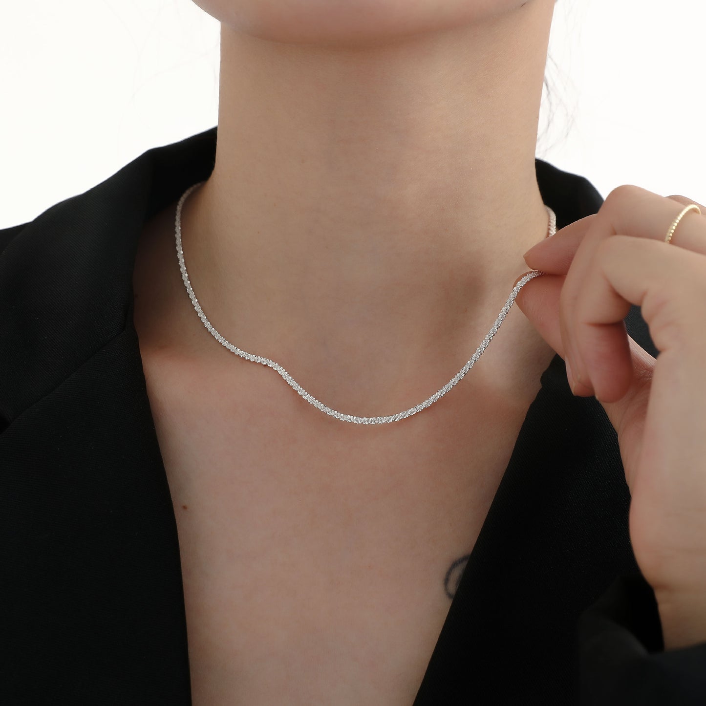 Herkkä käsityö Koru