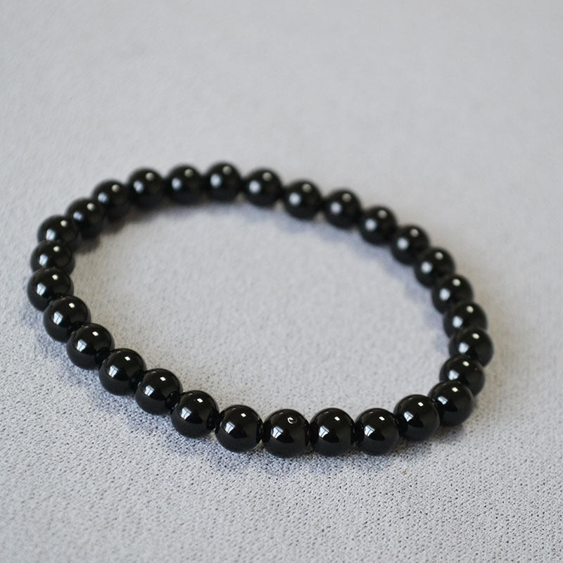 Klassinen Rannekoru ajattomalla viehätyksellä