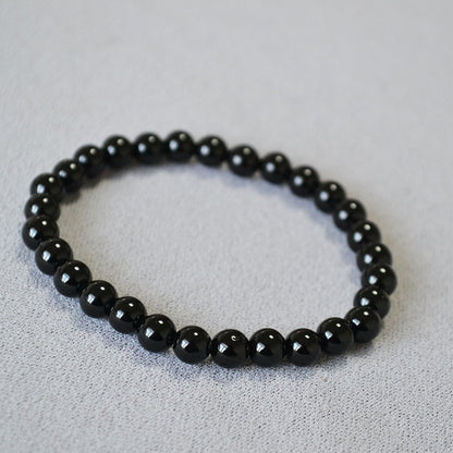 Klassinen Rannekoru ajattomalla viehätyksellä