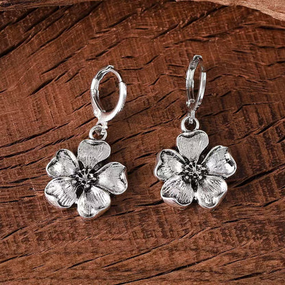 Kaunis Korvarengas ainutlaatuisella tyylillä