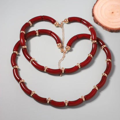 Klassinen Kaulakoru ajattomalla viehätyksellä