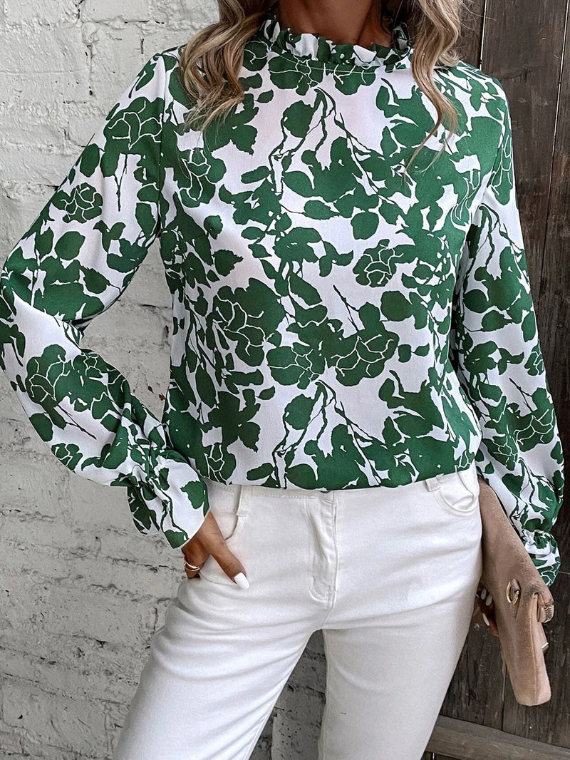 Classic Vintage Blouse with a Flattering Fit