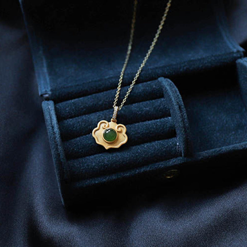 Klassinen Hopea Kaulakoru ajattomalla viehätyksellä