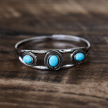 Klassinen Rannekoru ajattomalla viehätyksellä