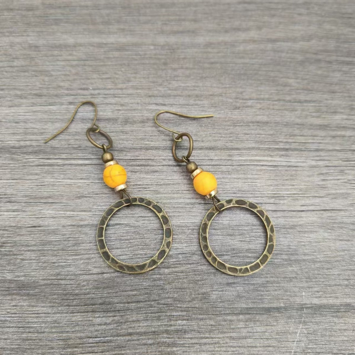 Klassinen Korvarengas ajattomalla viehätyksellä